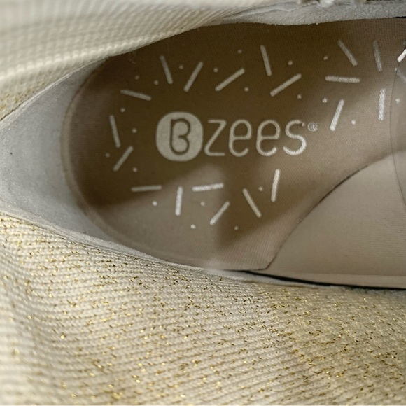 Bzees LIKE NEW Women's Romance Booties Hi-Top Cream/Gold Knit Sneaker - Size 10W - Picture 14 of 15
